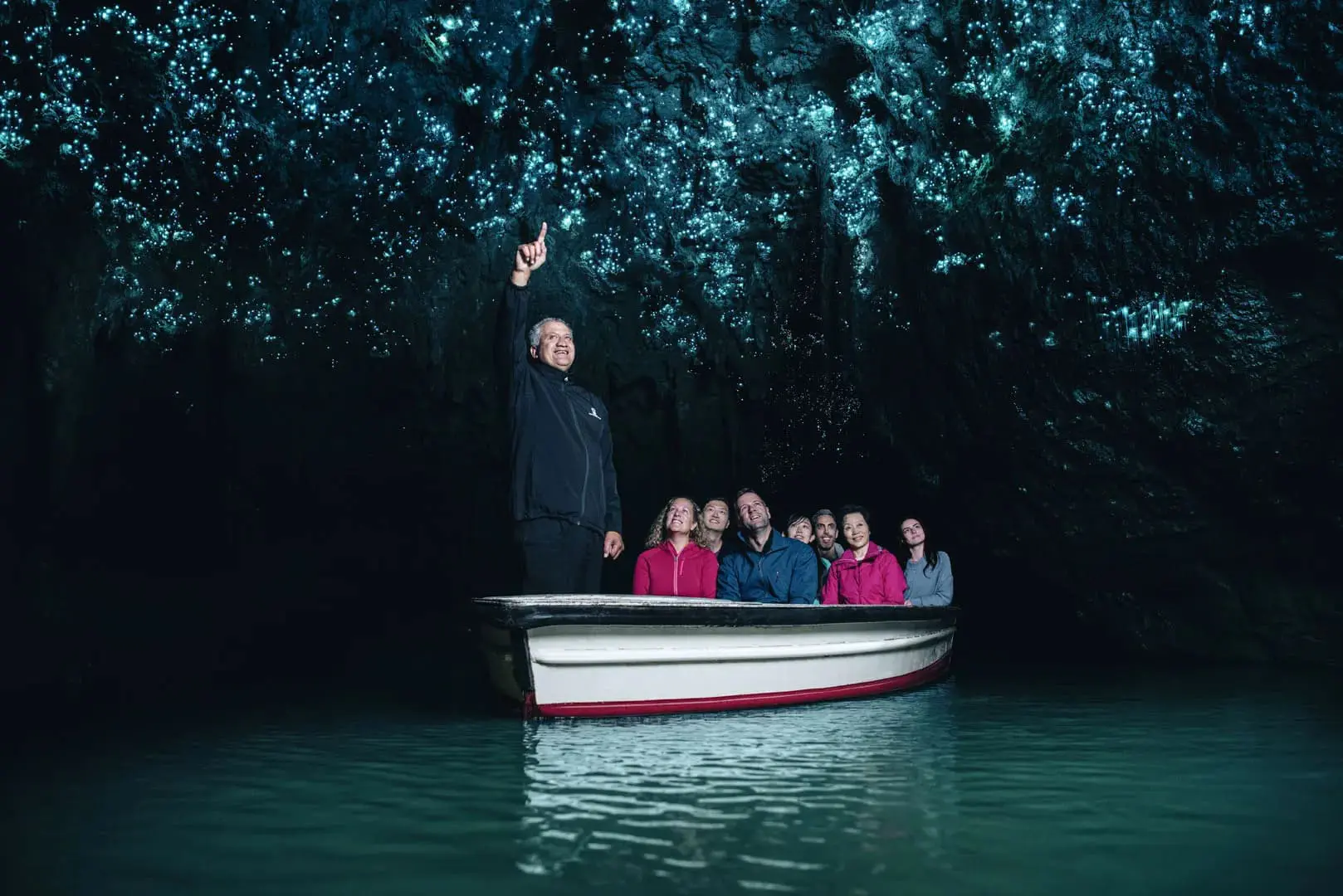 waitomo glowworm caves tours