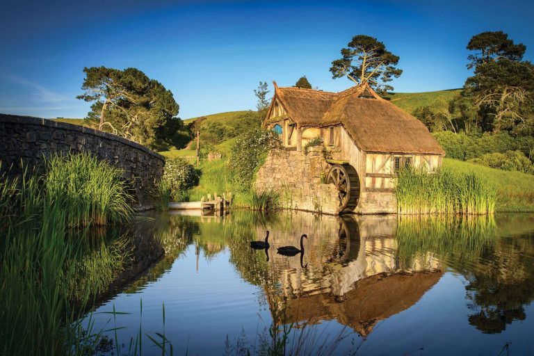 Hobbiton Movie Set Private Transfer